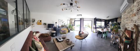 Fully-equipped house with subdivision