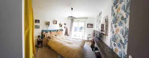 Fully-equipped house in a subdivision