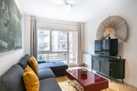 Successful Airbnb property: Spacious and elegant oasis in the best location in Barcelona
