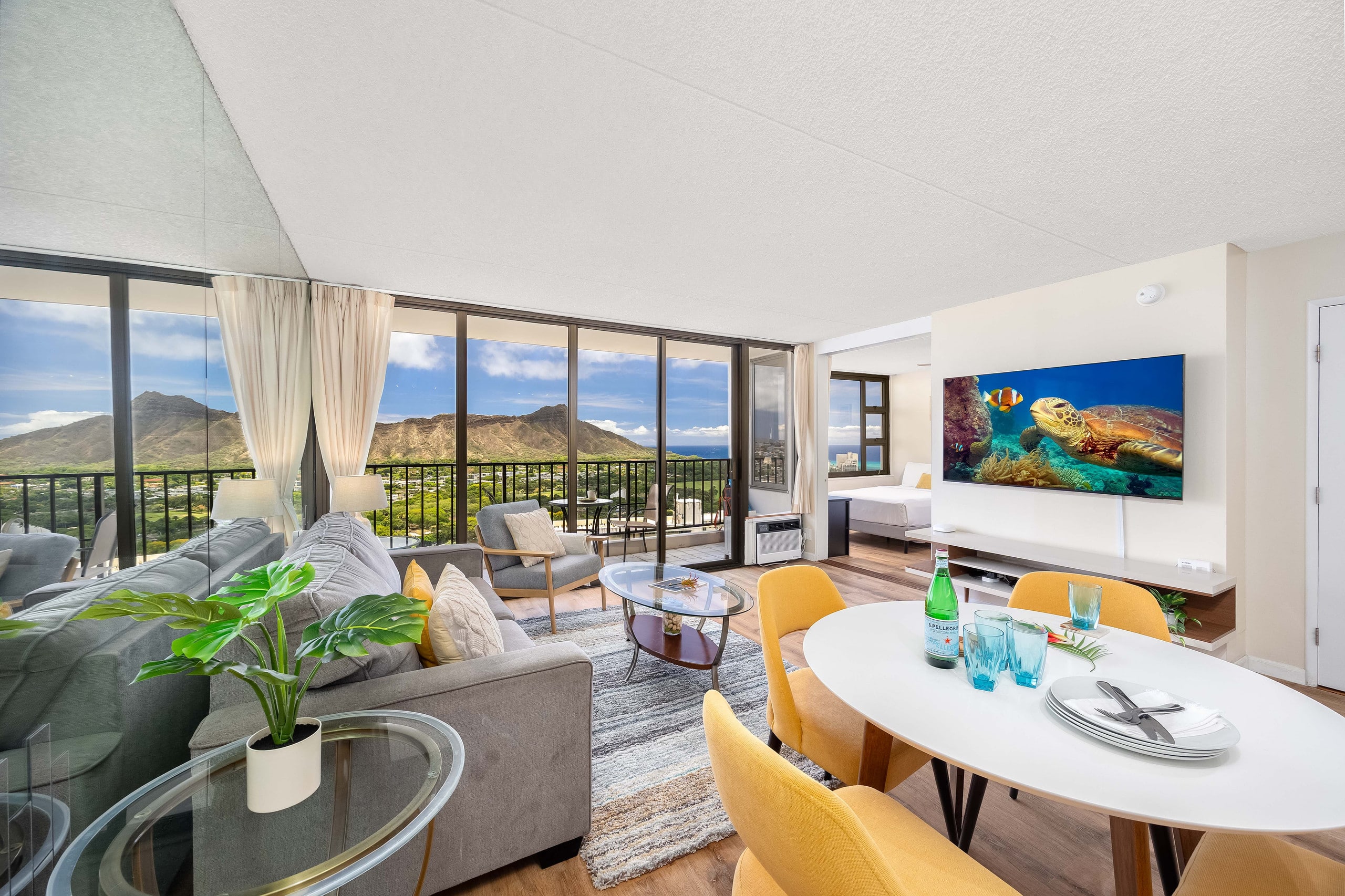 Gorgeous Diamond Head Views from 34FL w/ Parking - Image 1