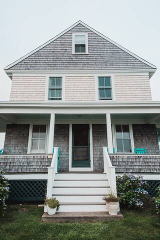 Oceanfront Home by Kristin & Sakonnet Farm & Stays gallery image 2