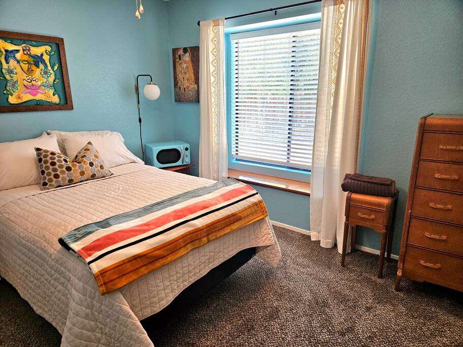 Private Room: Traveling Professionals