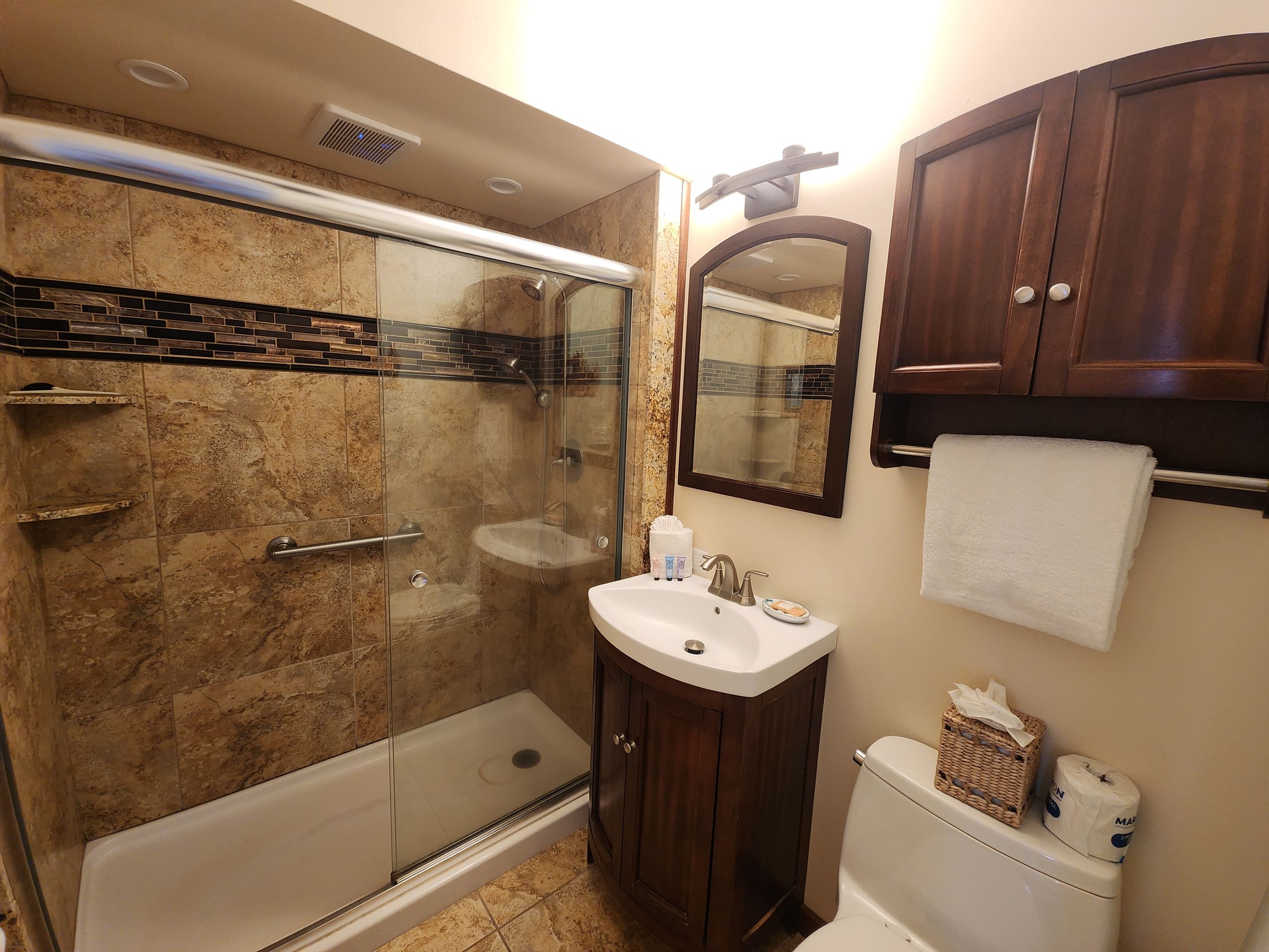 Condo in Lahaina · ★4.93 · 1 bedroom · 1 bed · 1 private bath - Image 18