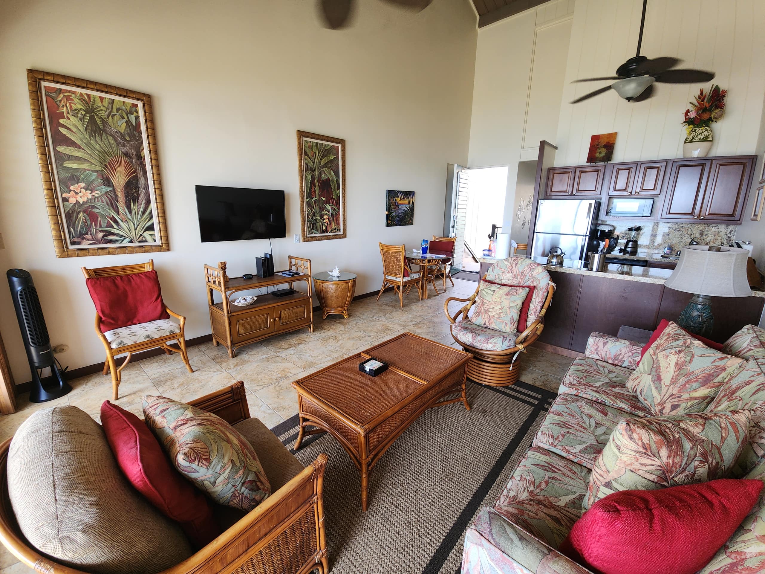 Condo in Lahaina · ★4.93 · 1 bedroom · 1 bed · 1 private bath - Image 5