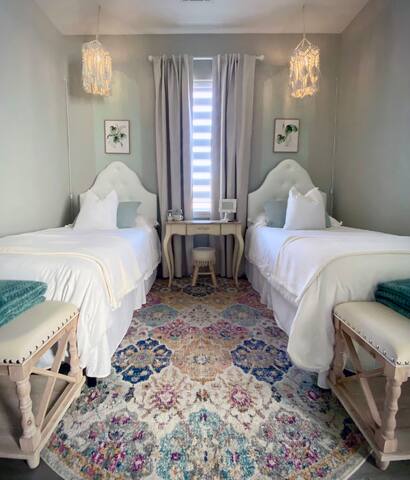 Prince Philip-Royal Treatment Near Garden District gallery image 4