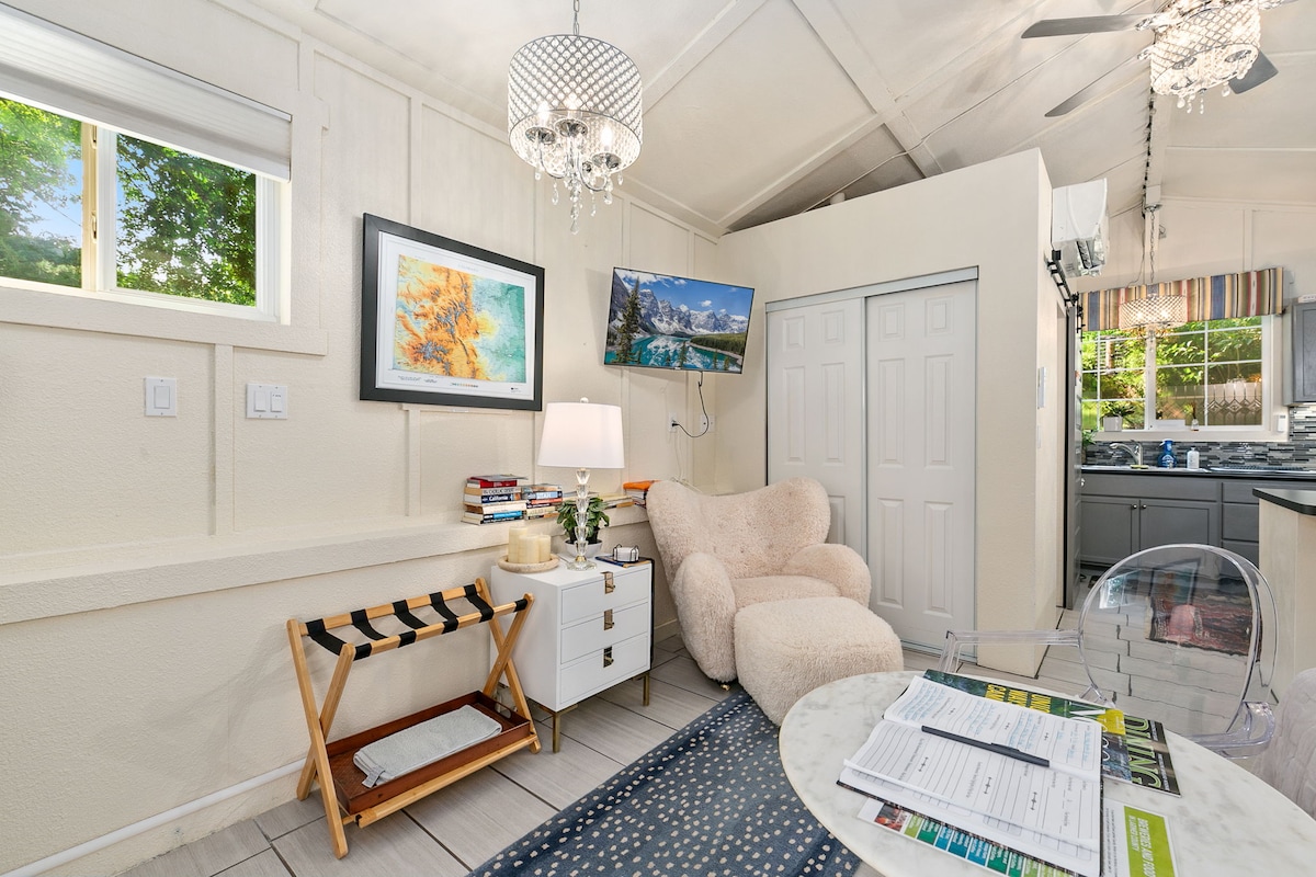 Top Airbnb: “Hygge” Cottage on Peaceful Country Estate in Fort Collins / Loveland