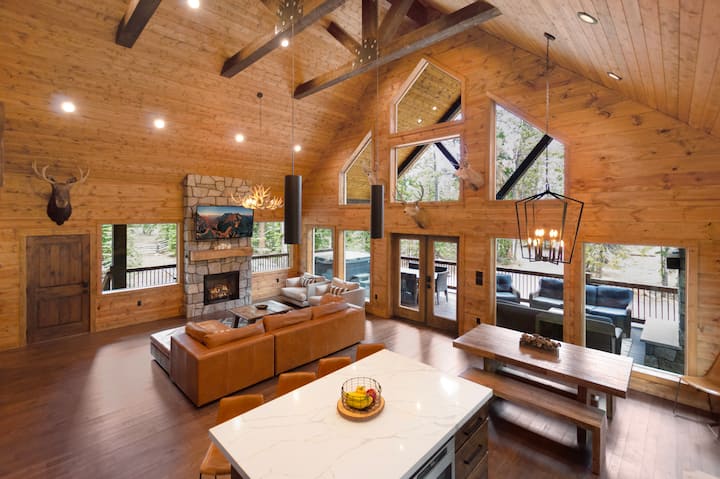 One Of A Kind Cabin W/ Covered Deck, Spa, & Games! - Utah