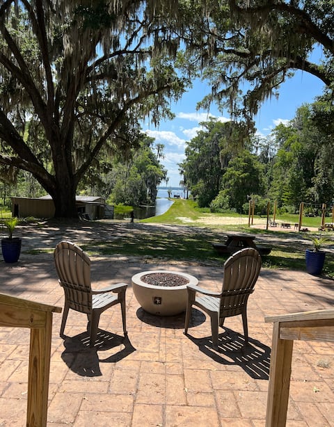 Sante Fe Lakehouse with Canal for your Boat