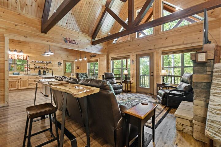 Scenic Cabin Rentals managed Airbnb listing 2