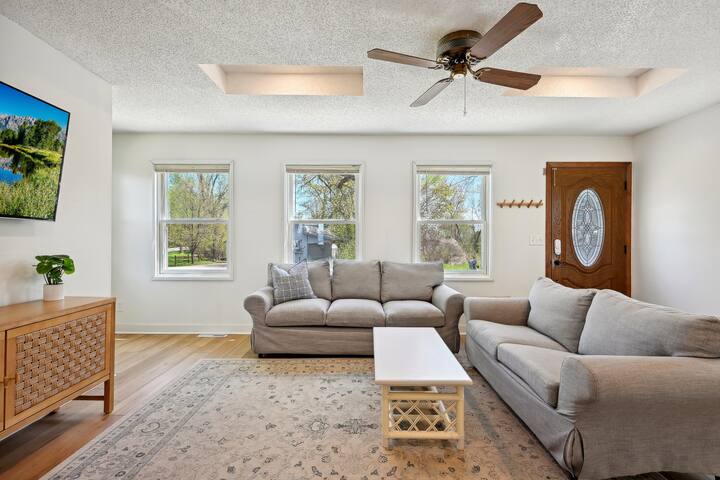 Bluebird Cottage on Clearwater Lake gallery image 5