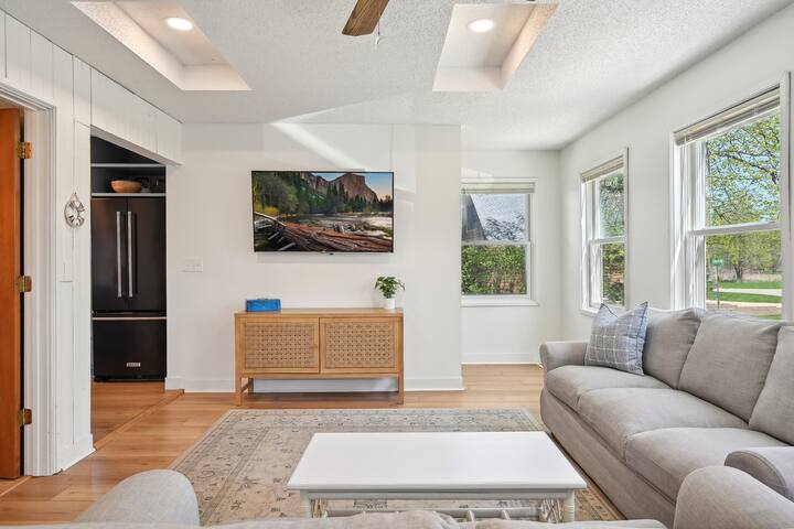 Bluebird Cottage on Clearwater Lake gallery image 4