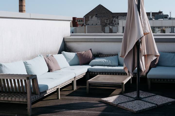 160m² Luxury Penthouse with parking & roofterrace gallery image 3