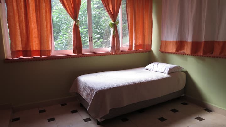 საძინებელი 2