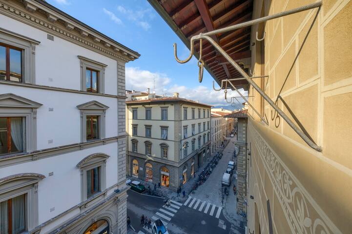 Casa Strozzi – (PIAZZA DELLA REPUBBLICA) gallery image 5
