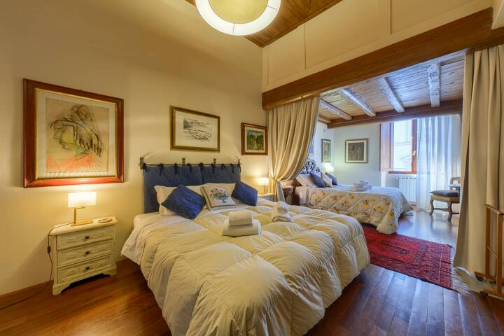 Casa Strozzi – (PIAZZA DELLA REPUBBLICA) gallery image 2