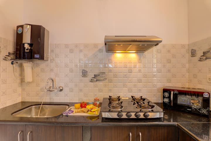 Full kitchen image 3