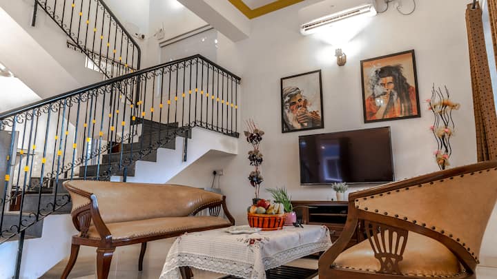 Living room image 2