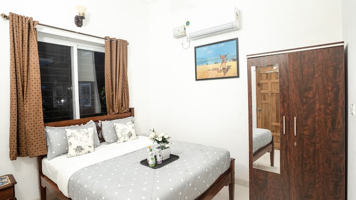 Bedroom 2 image 1