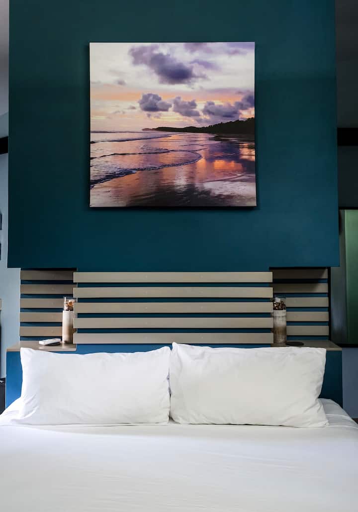 Your exclusive tropical oasis in the jungle of Uvita. Reignite your passions and light up your senses in our Fire Bungalow. 
Be in your Element.