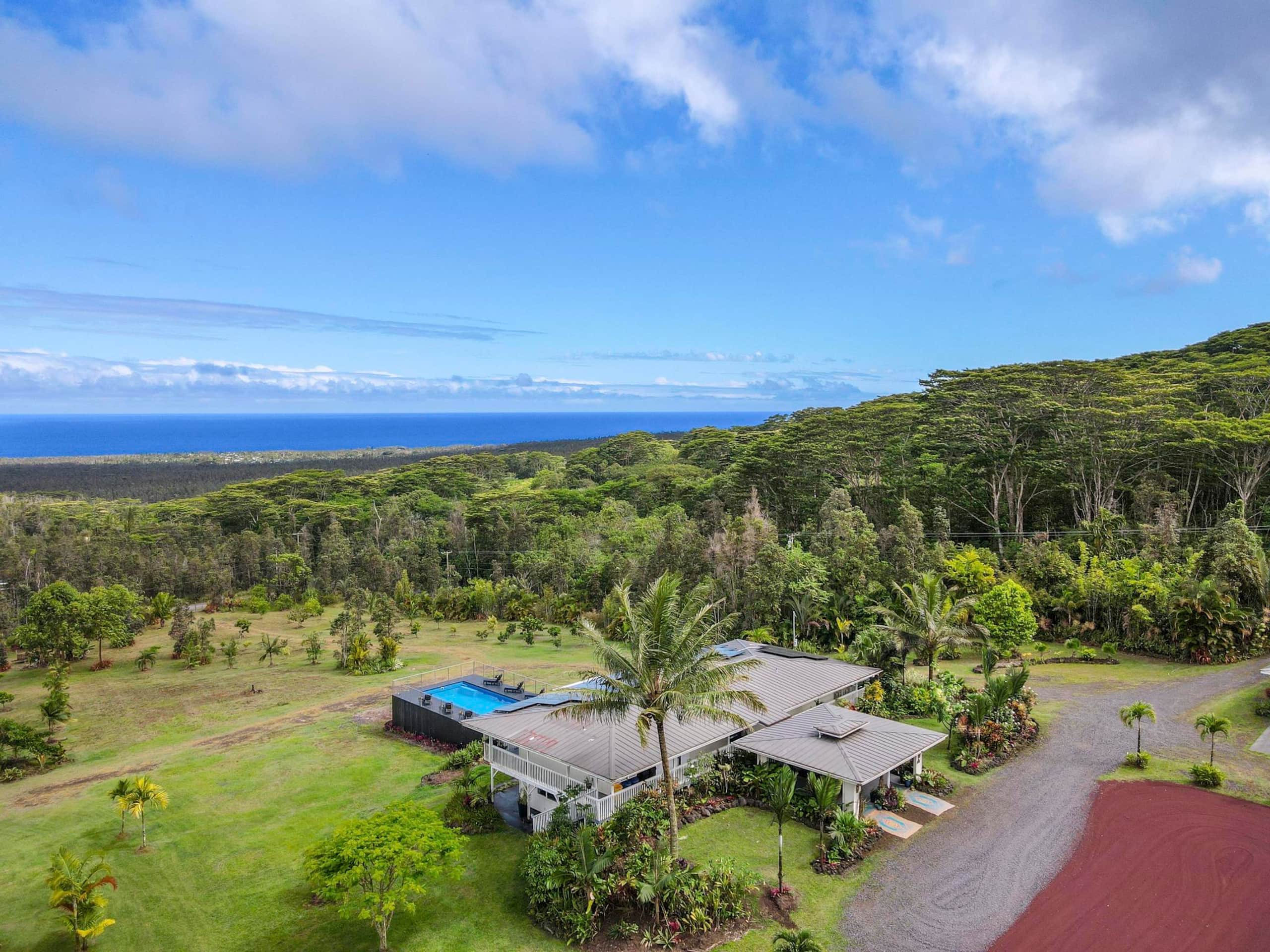Villa in Pahoa · ★4.99 · 5 bedrooms · 9 beds · 5 baths - Image 1