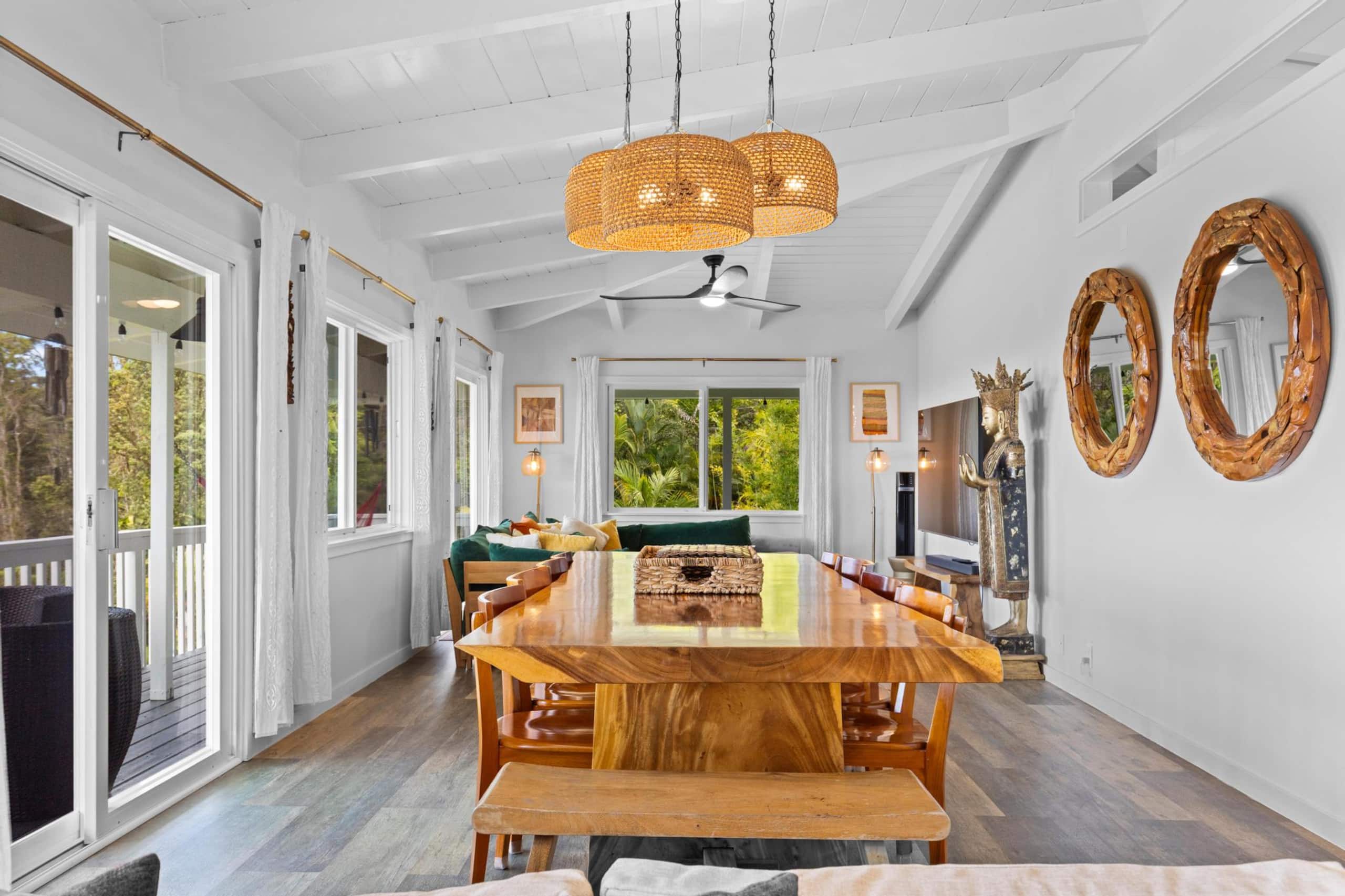 Villa in Pahoa · ★4.99 · 5 bedrooms · 9 beds · 5 baths - Image 4