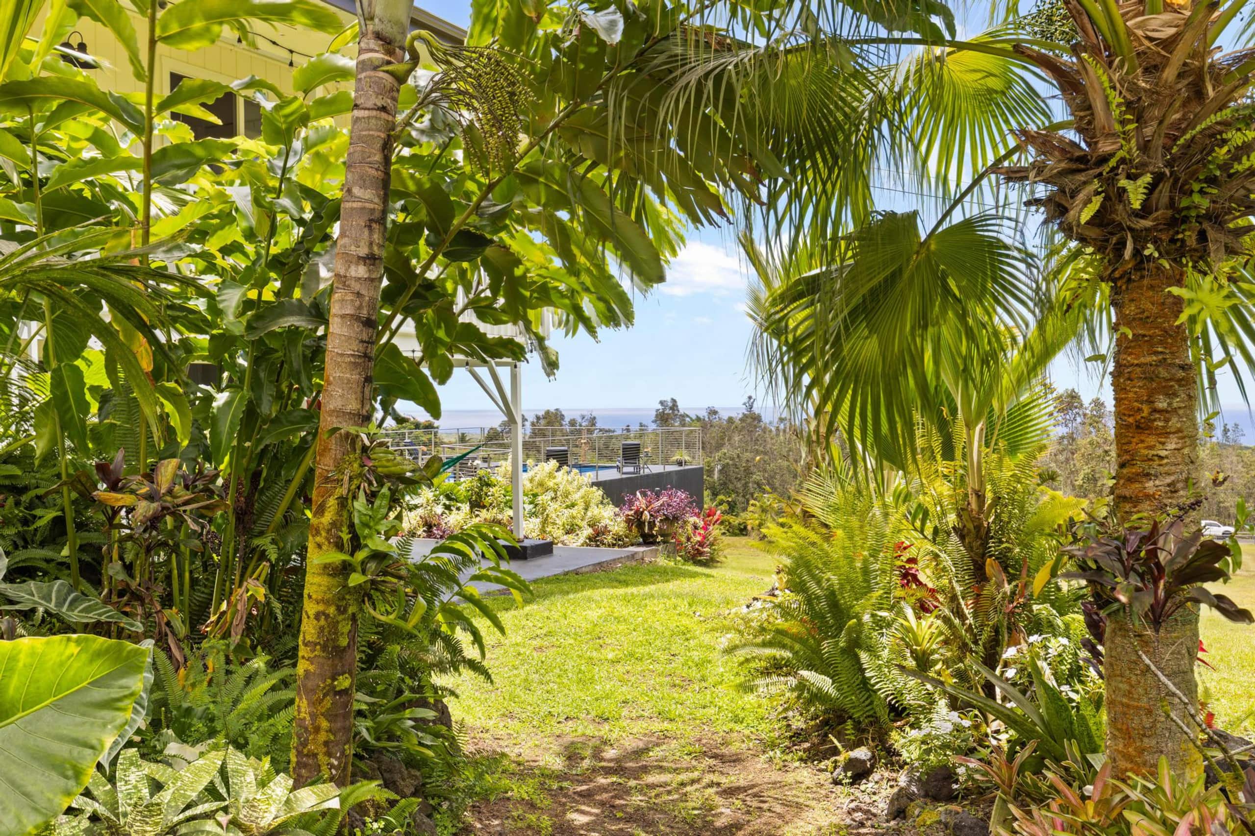 Villa in Pahoa · ★4.99 · 5 bedrooms · 9 beds · 5 baths - Image 48