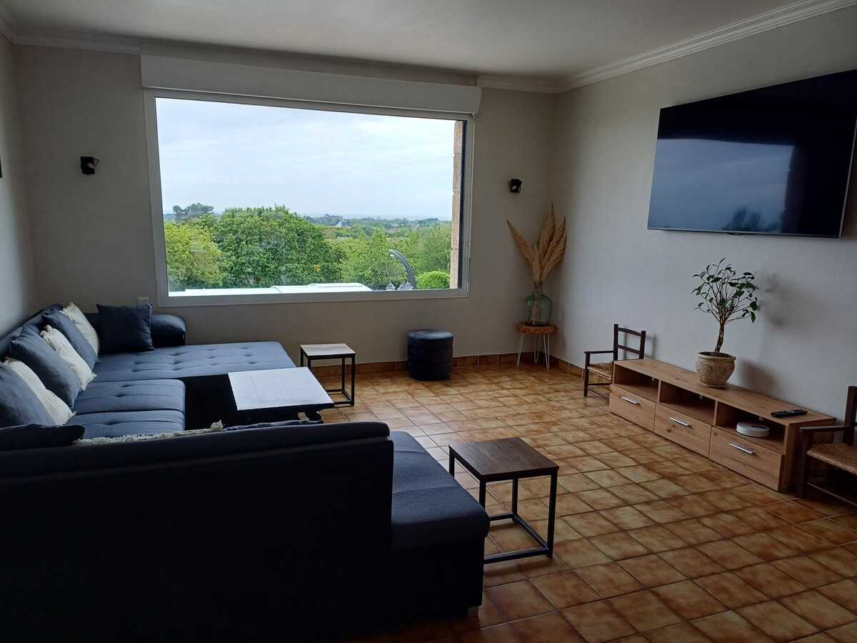 Top Airbnb: Villa Romayann - pool and panoramic view à Pleumeur Bodou