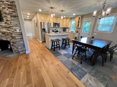 Beautiful Home in Orono, Next to University