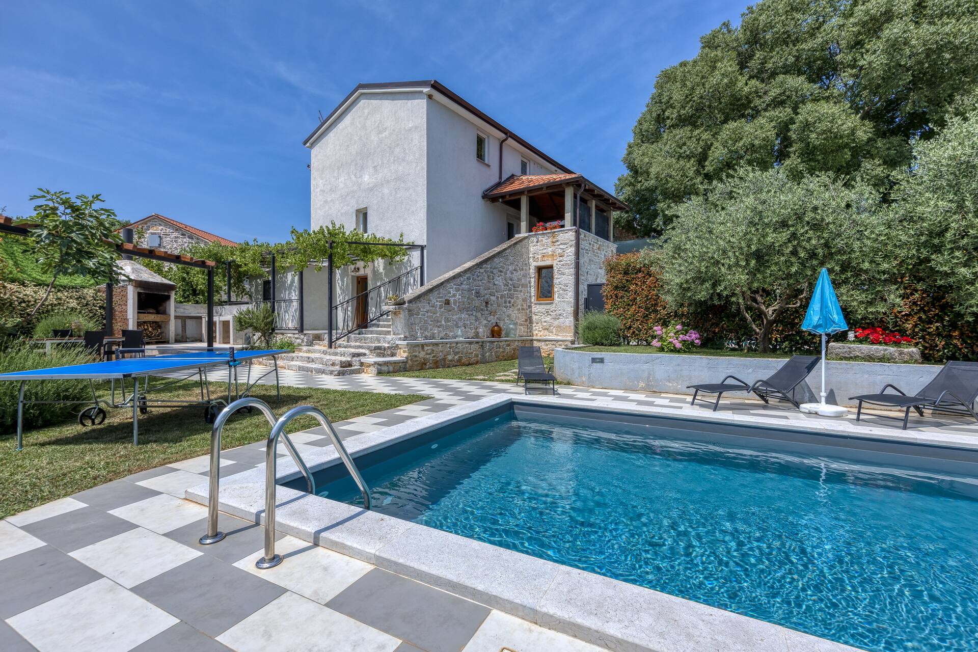 Vrsar, Begi, heated pool,10 min drive to the beach