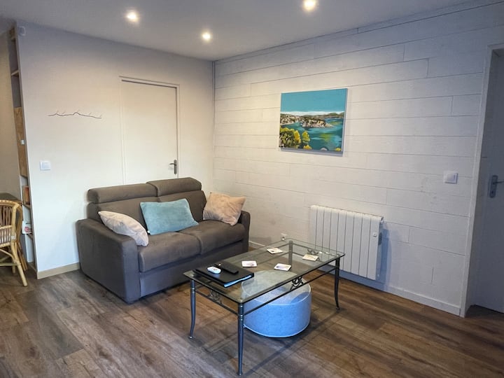 Appartement Aubagne Rez-de-chaussée D'une Maison - Cassis