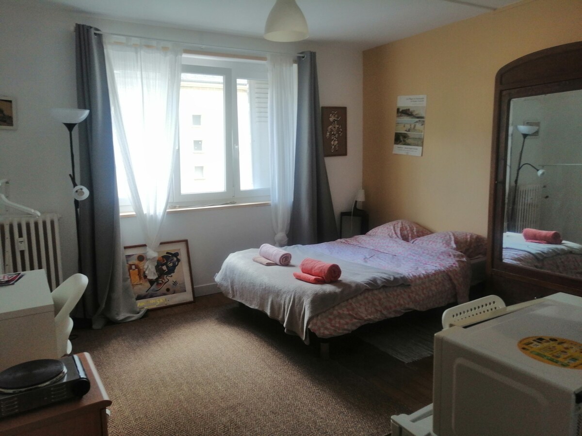 VAŠA SOBA
rolete
ormarić