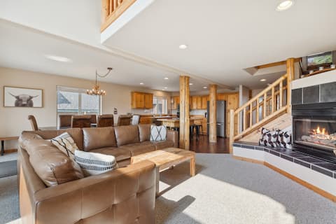 Successful Airbnb property: Great Northern Sunrise Ski Lodge in Whitefish / Flathead Valley