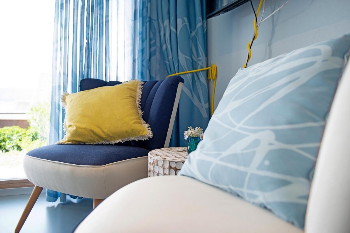 Top Airbnb: SeeSucht-Apartment No86 with terraces, sauna & pool in Bodman Ludwigshafen