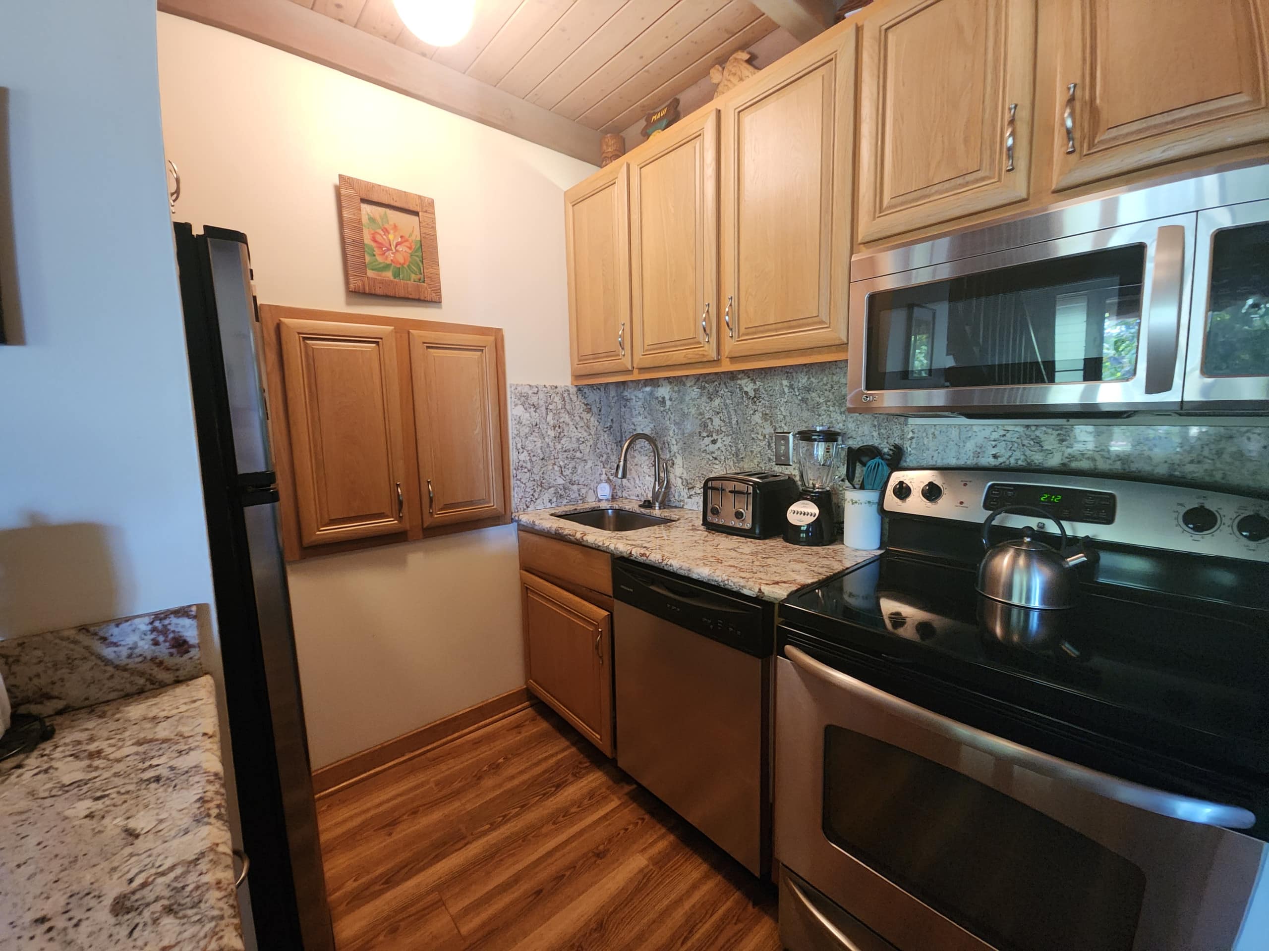 Condo in Lahaina · ★4.76 · 2 bedrooms · 2 beds · 2 private baths - Image 5