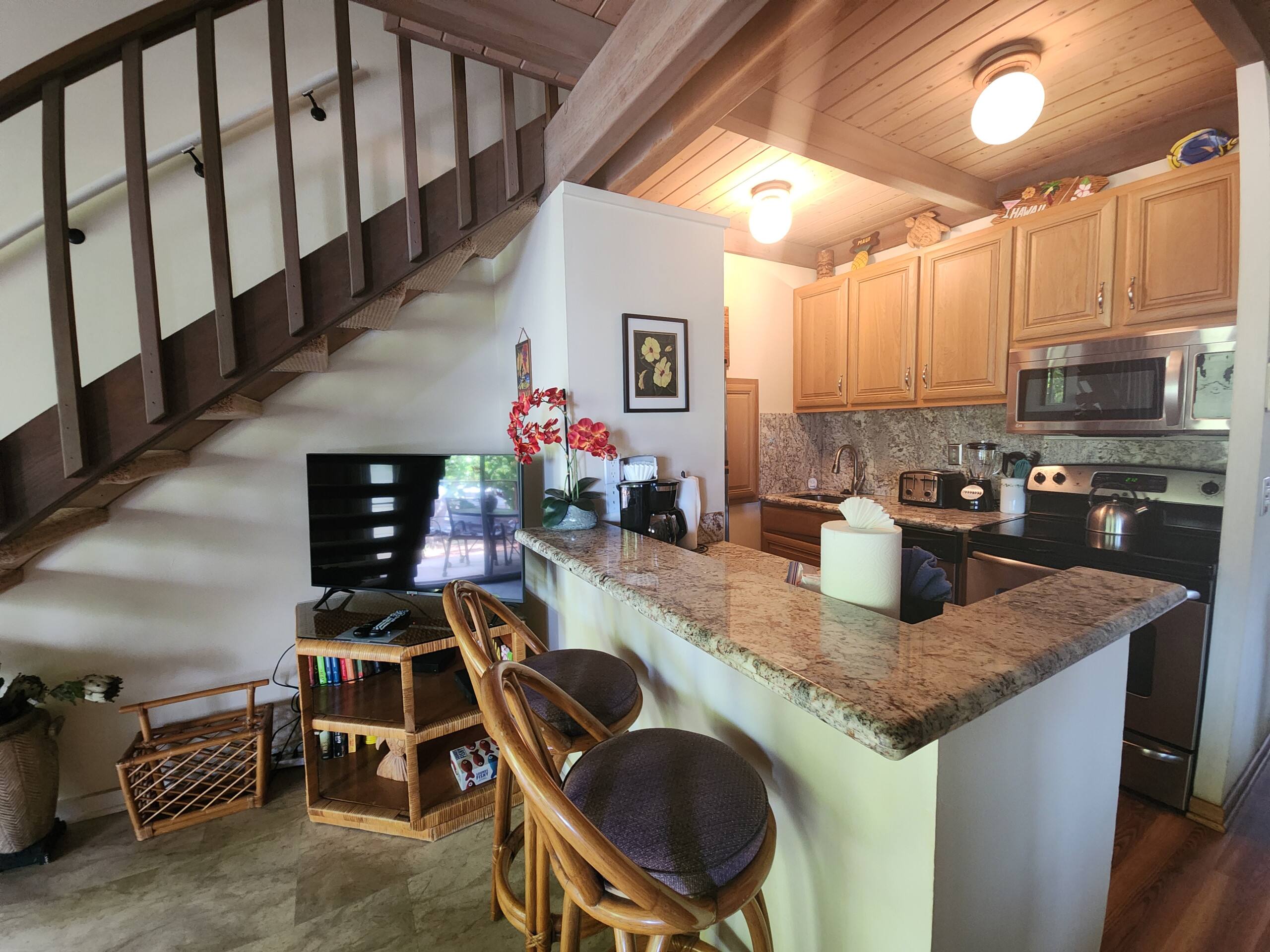 Condo in Lahaina · ★4.76 · 2 bedrooms · 2 beds · 2 private baths - Image 6