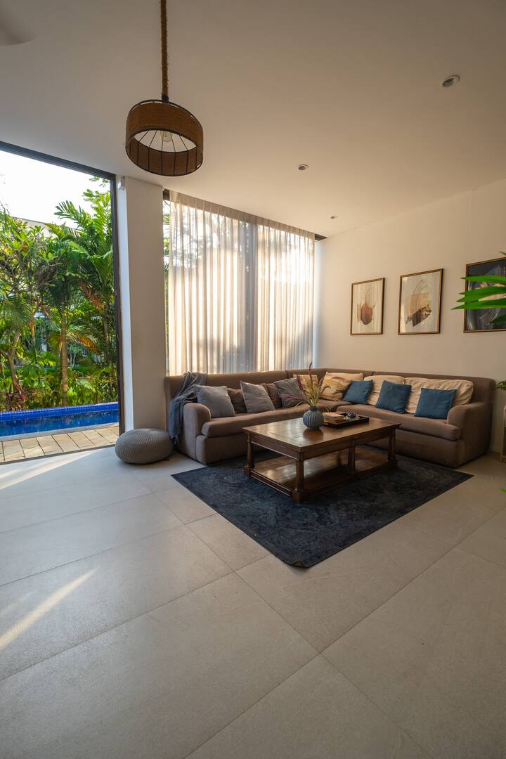 Living room image 2