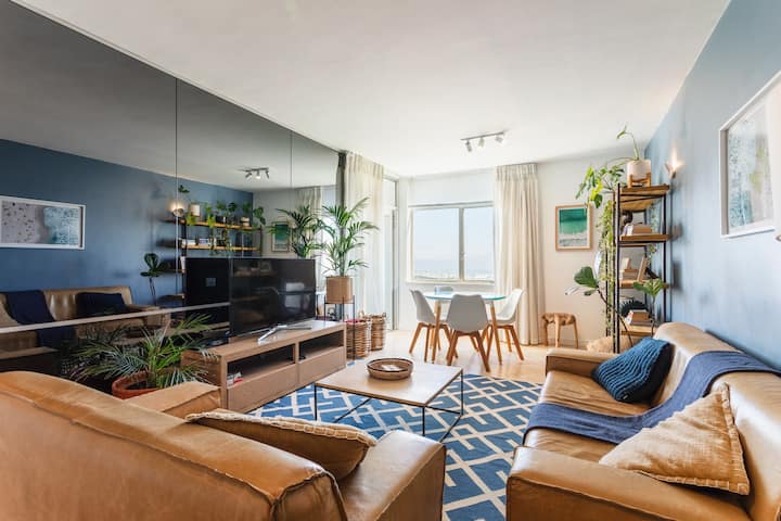 Stunning Camps Bay Ocean & Mountain View 2 Bed Apt - Camps Bay