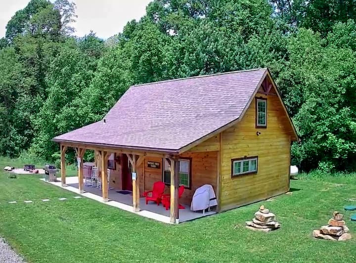 Luxury Cabin With Hot Tub Spa Adjacent To 16,000 Acres Of Gamelands - Farmington, PA