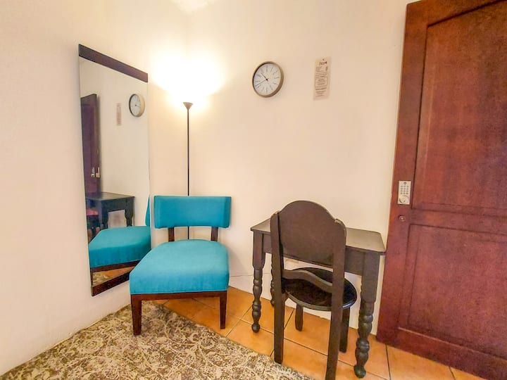 7 Orejas No. 4 / Centro Histórico / Acogedor - Guatemala