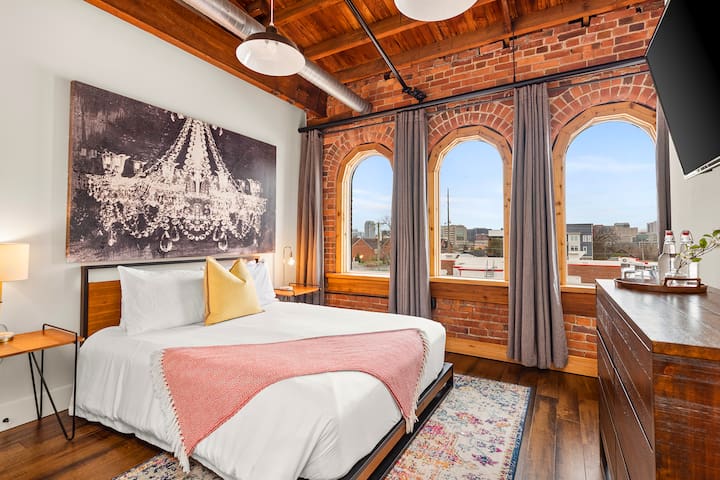 New Rustic Loft + Speakeasy + Pool | 2mi to DT!