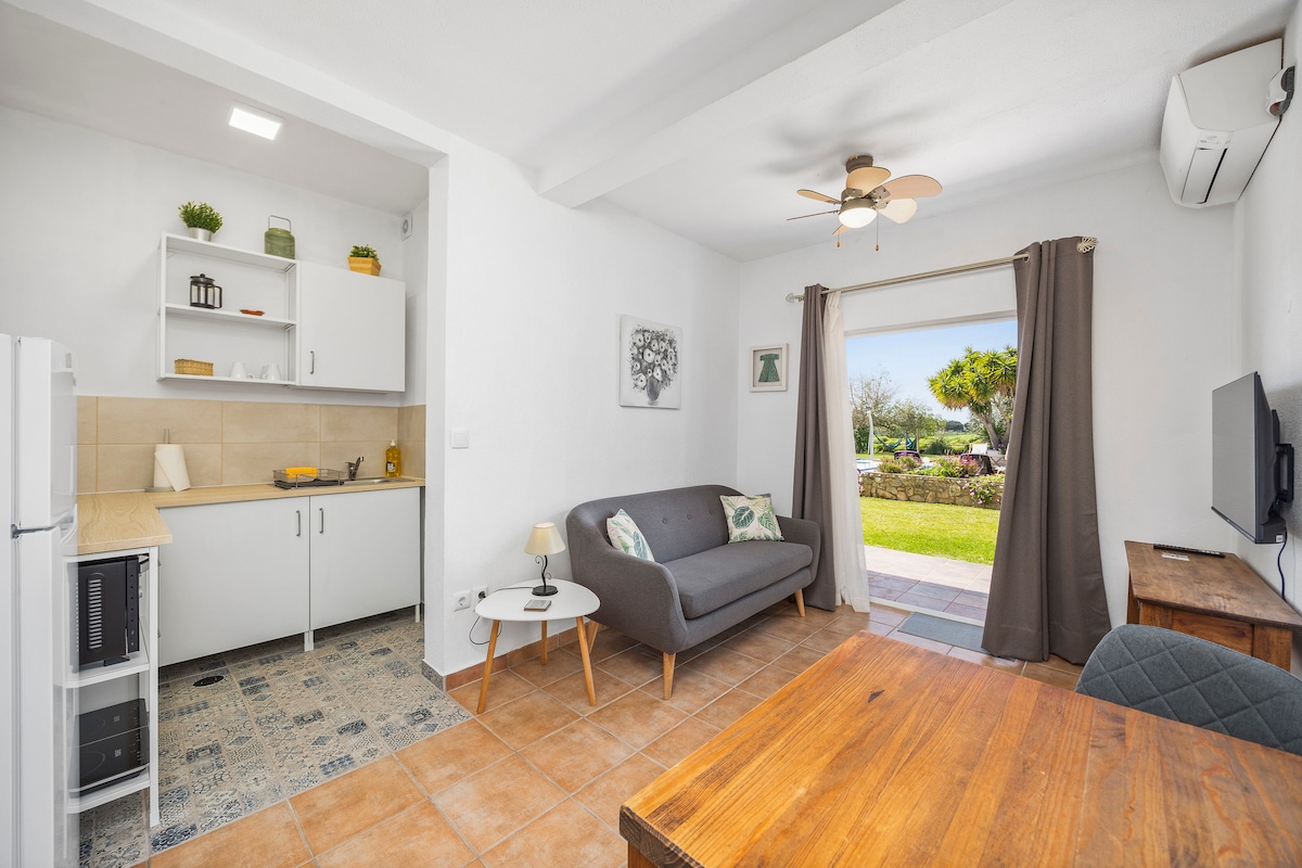 Airbnb em destaque: Casa Jardim Oasis Apartment 3 em União Das Freguesias De Lagoa E Carvoeiro