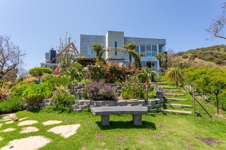 Luxury Oasis. Vast Views. Dreamy Group Destination - Los Angeles, CA