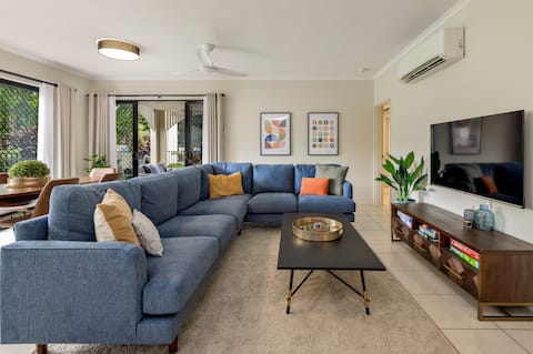 Popular Airbnb listing: Teulu At Trinity Modern 3 Bedroom Family Apartment in Trinity Beach