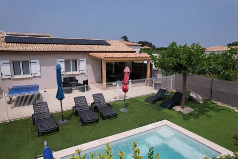 Ardèche gîte, air conditioning, 3 bedrooms, private heated pool