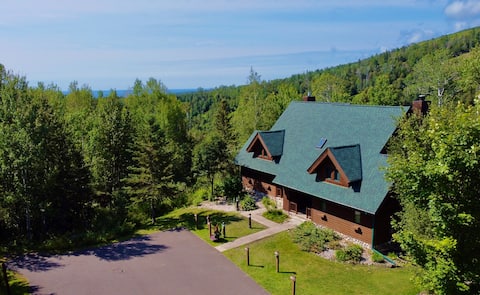 Hibernation House Five Bedroom Home at Lutsen Mtn