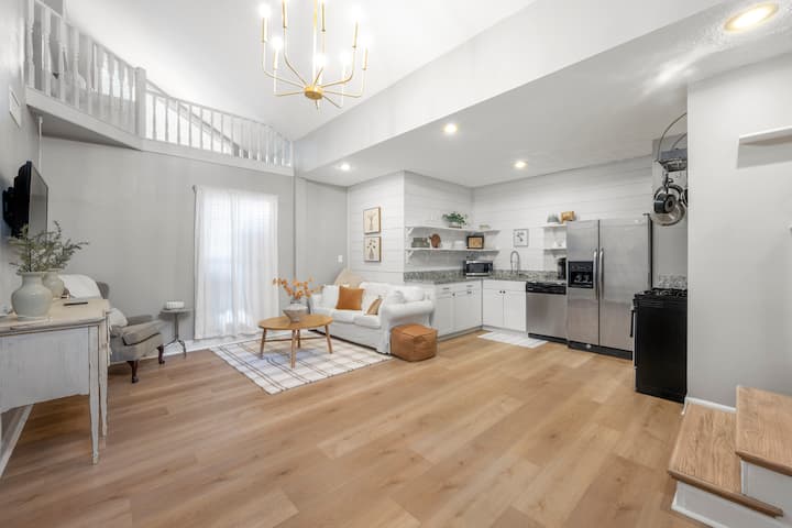 Extended Stay Apartment Near Canton St Roswell - Roswell, GA