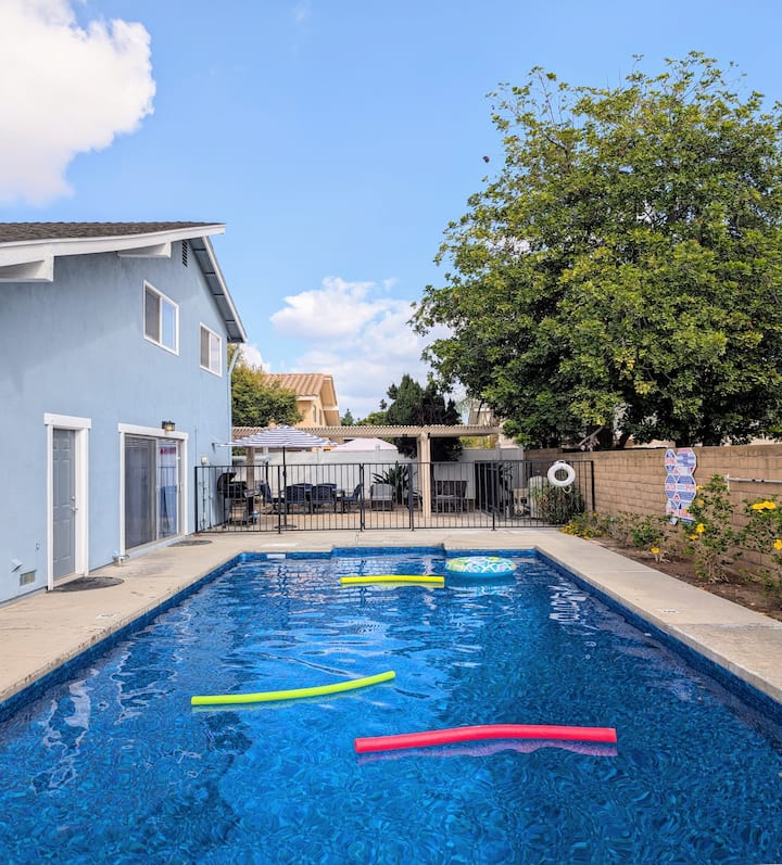Near Disney Private Pool, Game Room, Putting Green - Anaheim