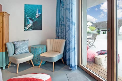 Beliebte Airbnb-Anzeige: SeeZeichen No26 Sauna, Terrace & Nature Pool in Bodman Ludwigshafen