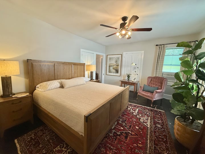 Chumba cha Kulala cha Wageni cha Ghorofa ya 2 (Kitanda cha King)