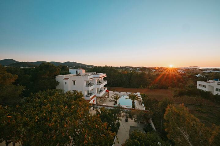Sunset Oasis Ibiza Sl managed Airbnb listing 3
